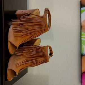 Vince Camuto size 9m Camal Leather Mule with Fringe